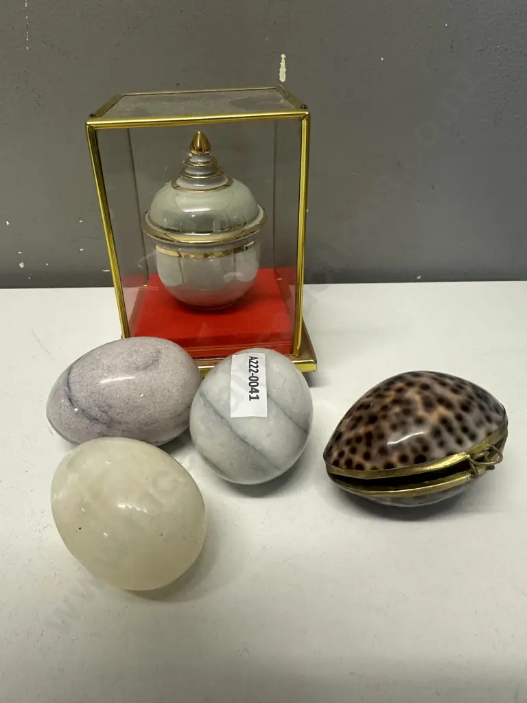 Vintage Trinket Dish In Glass Display With Polished Stone Eggs & Trinket dish Image 1++