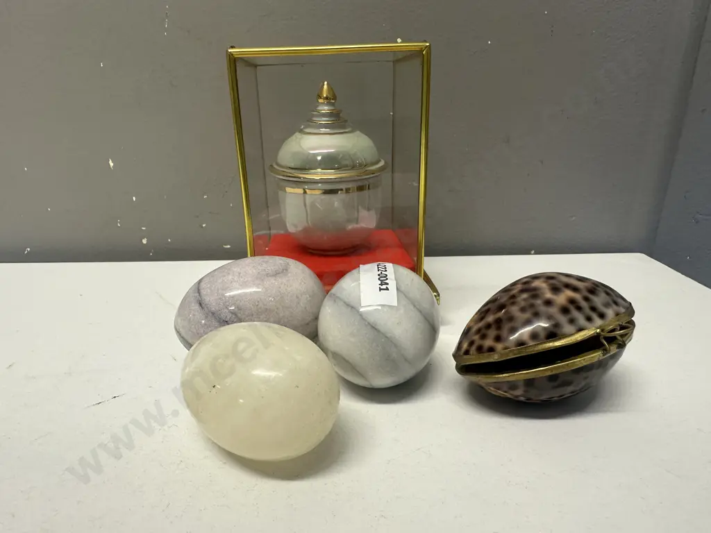 Vintage Trinket Dish In Glass Display With Polished Stone Eggs & Trinket dish Image 1++