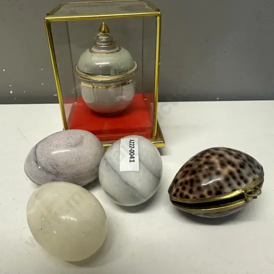 Vintage Trinket Dish In Glass Display With Polished Stone Eggs & Trinket dish