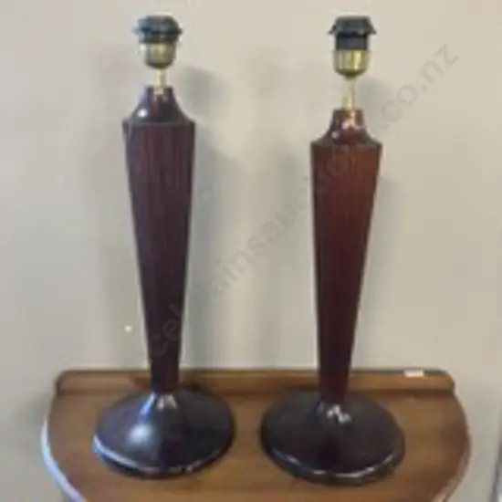 Pair of Mahogany Column Table Lamps With Fluted Ribbed Design & Circular Base (Need Plugs & Leads). H46cm