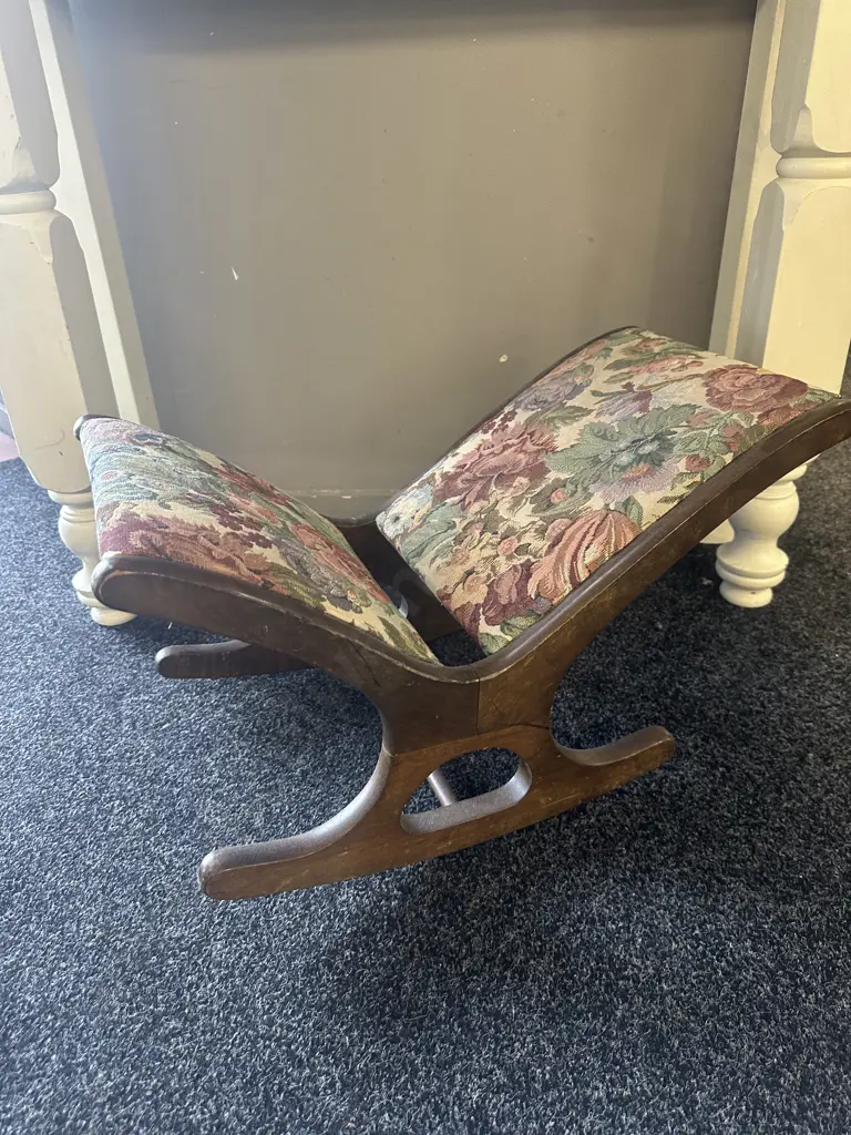 Vintage Gout Stool With Tapestry Fabric Image 1++