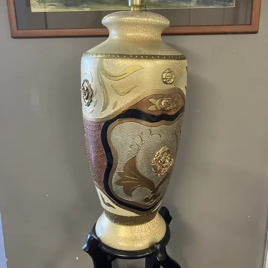 Large Ornate Ceramic Lamp With Wood Base Attached (Needs Plug & Lead) H105cm
