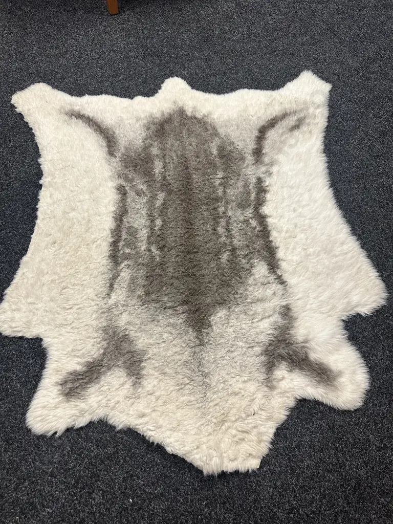 Faux Fur Hide Rug. 137 x 123cm Image 1++