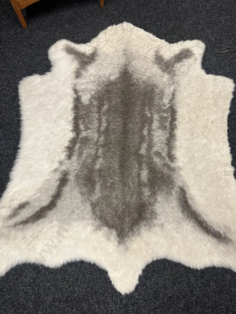 Faux Fur Hide Rug. 137 x 123cm Image 1++