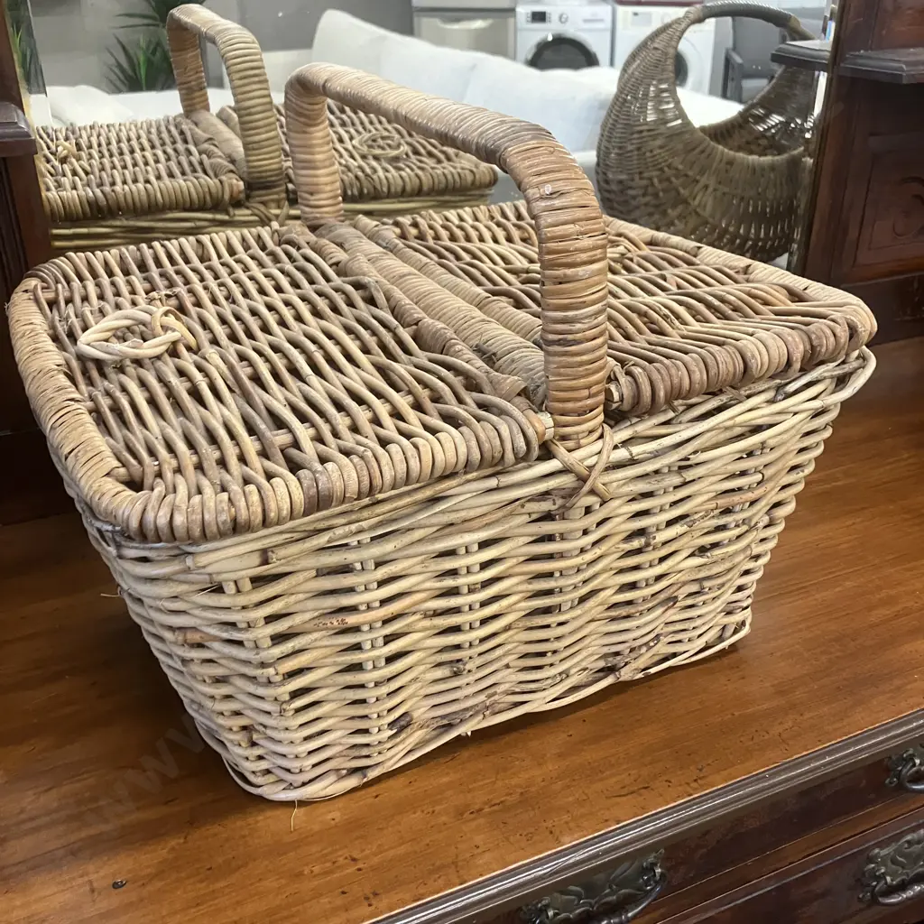 Vintage Cane Picnic Hamper Image 1++