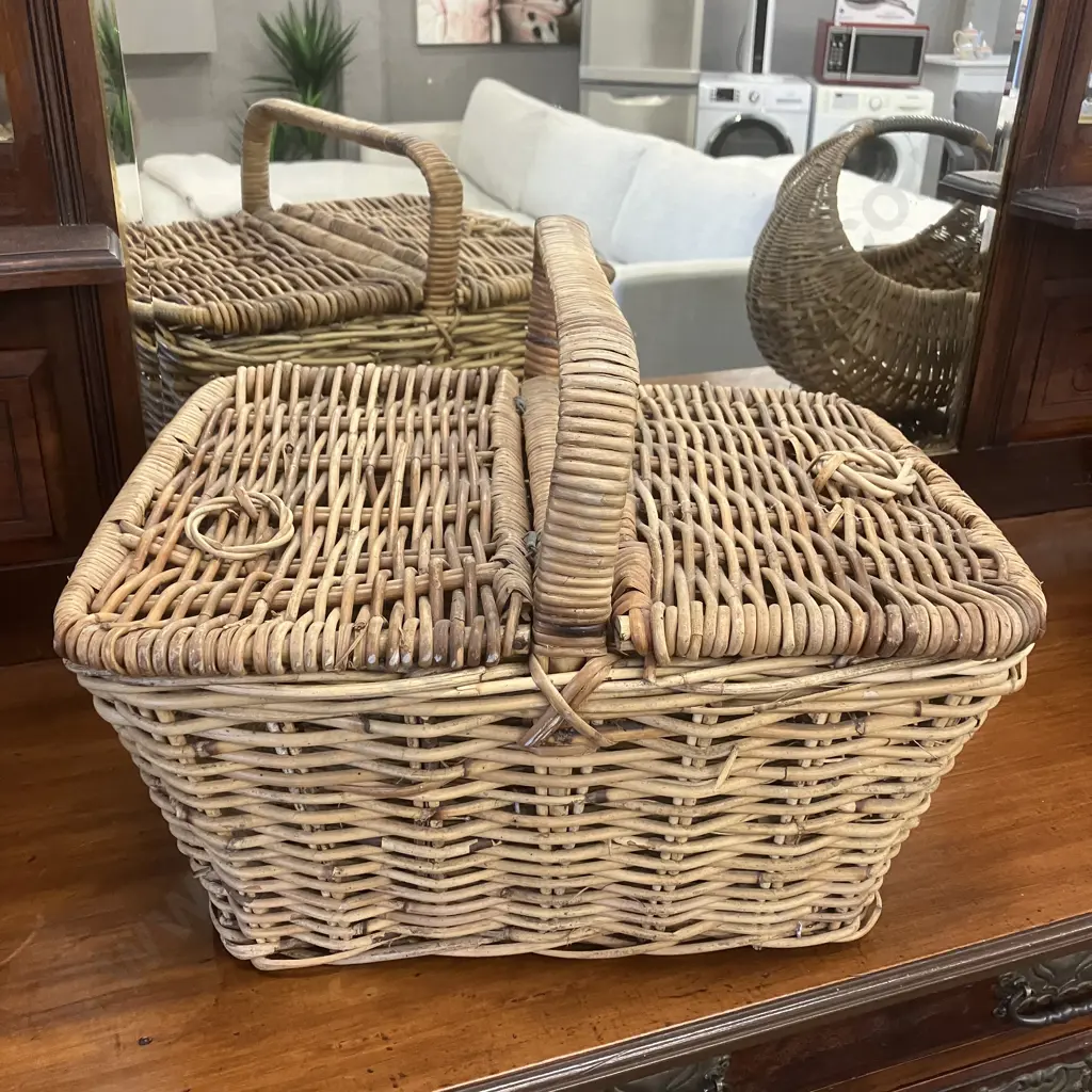 Vintage Cane Picnic Hamper Image 1++