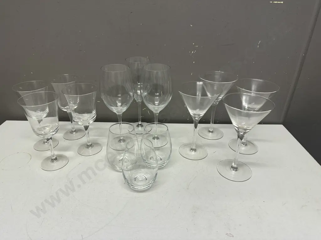 Wine, Martini & Stemless Glasses Image 1++