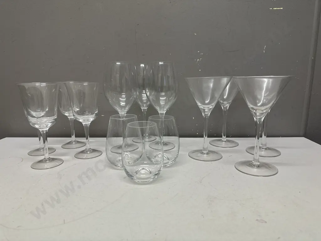 Wine, Martini & Stemless Glasses Image 1++