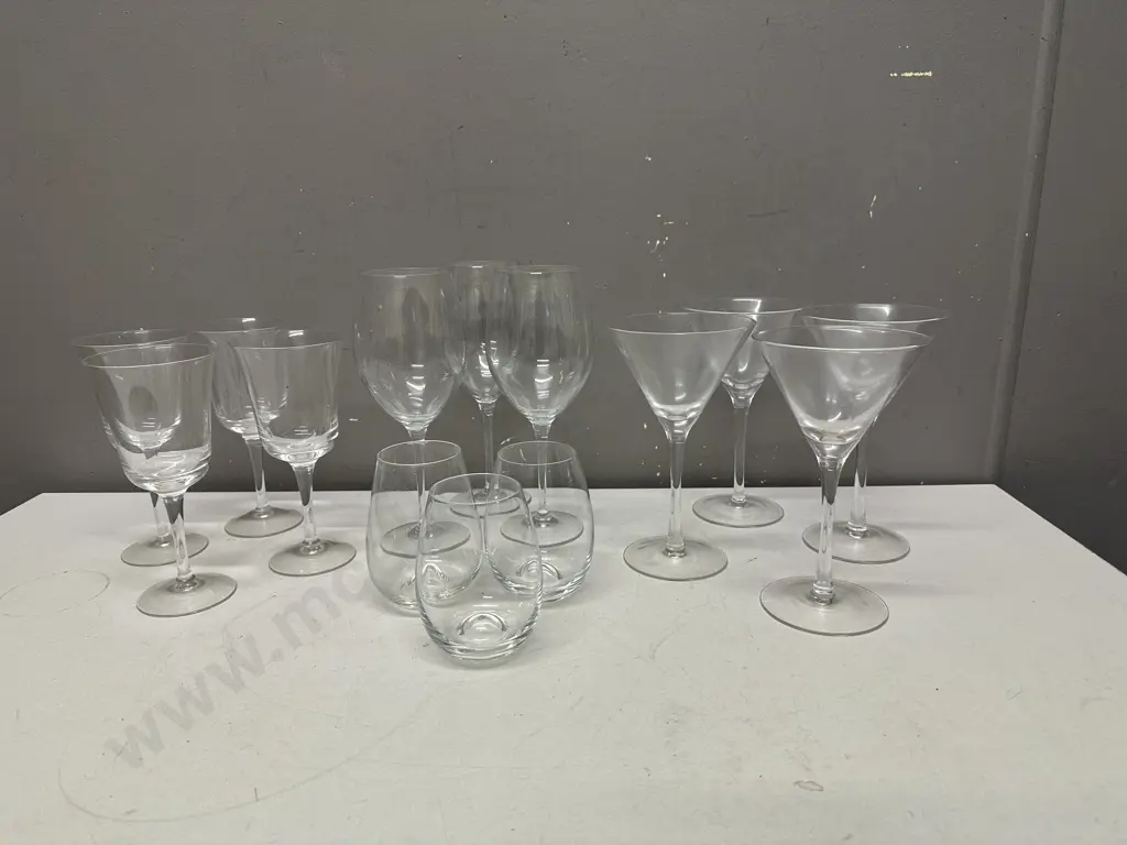 Wine, Martini & Stemless Glasses Image 1++