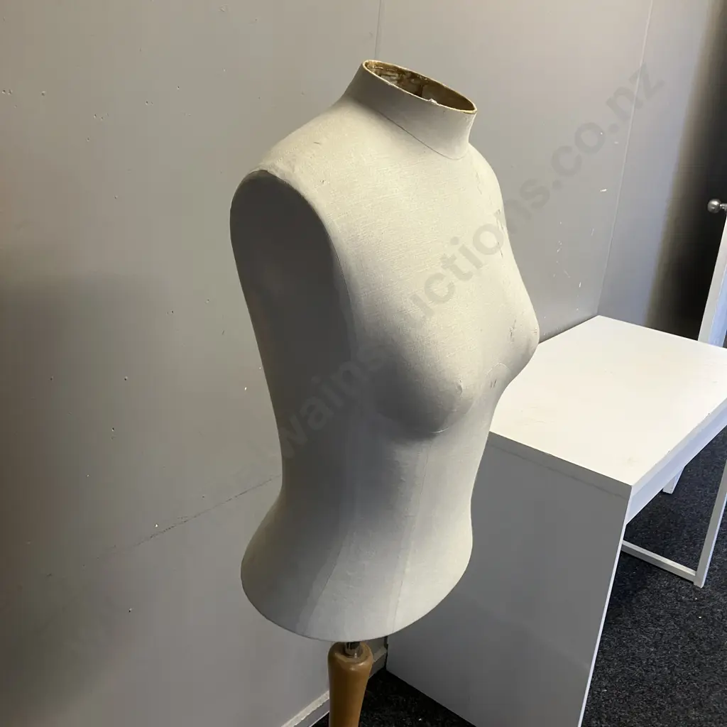 Female Body Form With Wooden Base. 145cm Image 1++