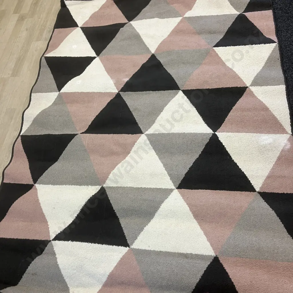 Georgia Brand Floor Rug. 223 x 160cm - Modernist Black / Grey / Pink Colours (As Found) Image 1++