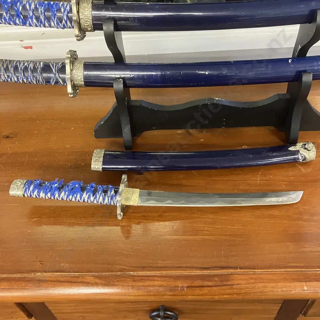 Three Piece Blue Katana Sword Set On Freestanding Display Stand Image 1++