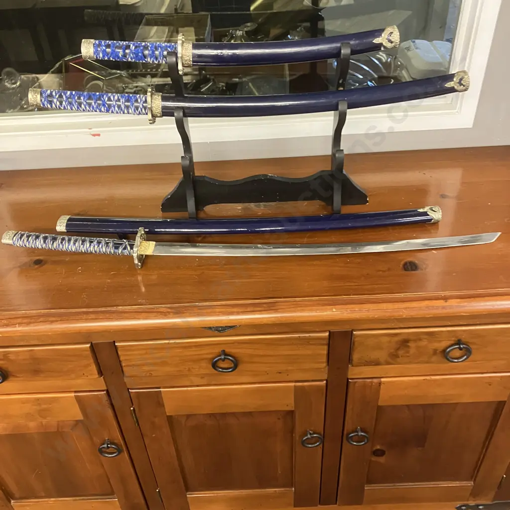 Three Piece Blue Katana Sword Set On Freestanding Display Stand Image 1++