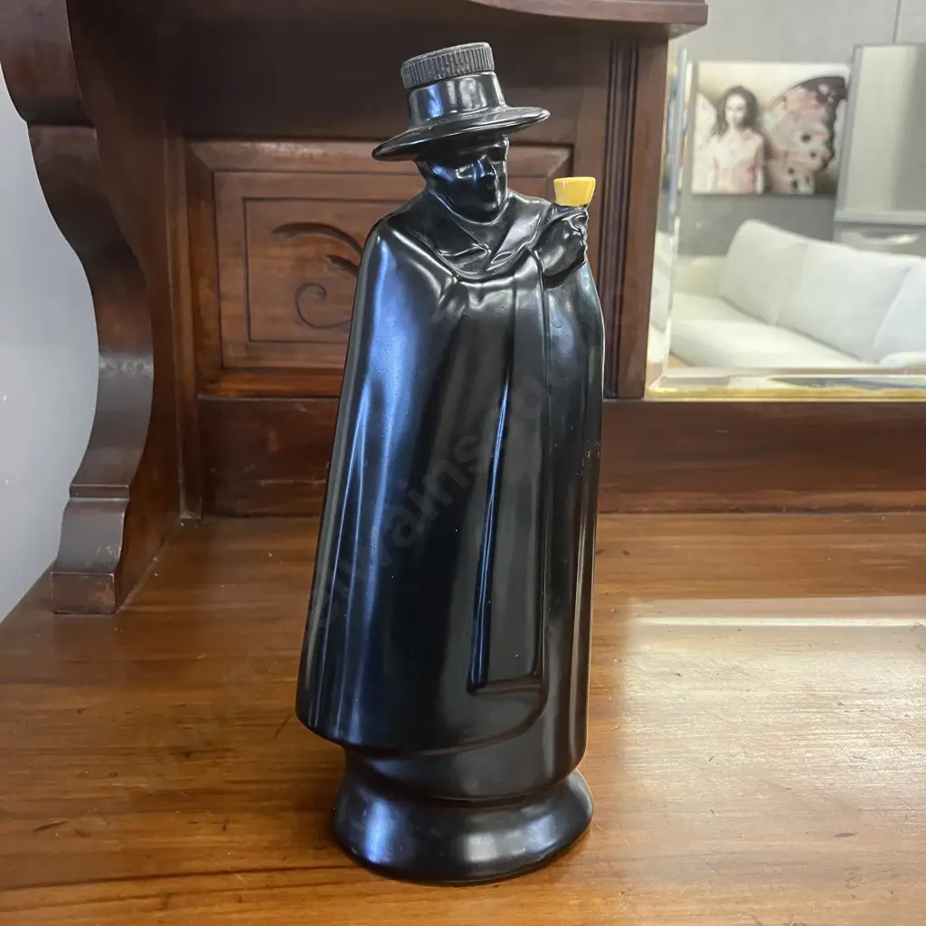 1963 Royal Doulton Collectable Sandeman Vintage Port  "The Don" Figural Decanter. 27cm Image 1++