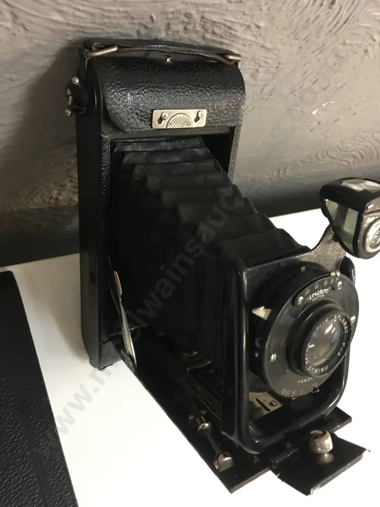 Vintage WW2 English Houghton Butcher Ensign Folding Film Camera And Case Image 1++