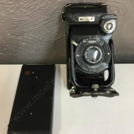Vintage WW2 English Houghton Butcher Ensign Folding Film Camera And Case