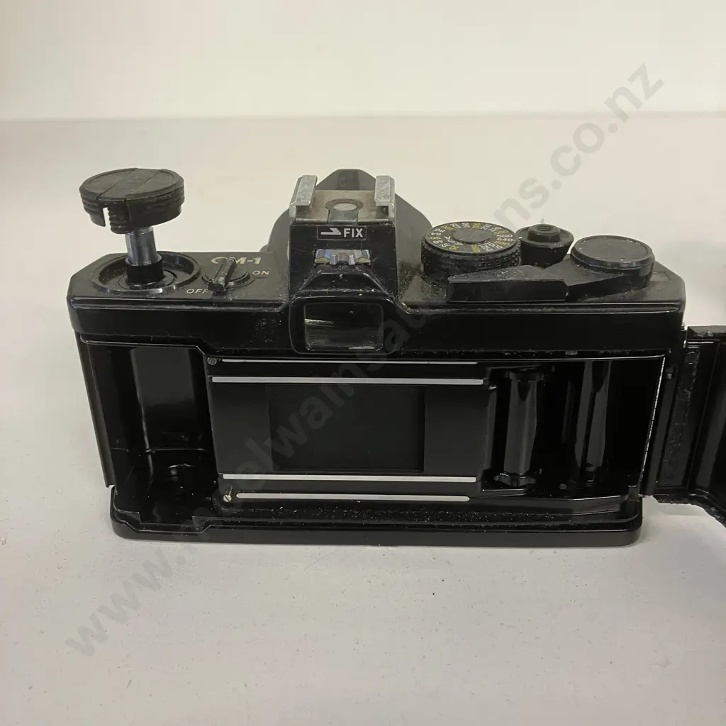 Olympus OM-1 Black 35mm SLR Camera, Varimagni Right Angle View Finder 1.2x 2.5x, F.Zuiko Auto-S 50mm f/1.8 Lens - Japan Image 1++