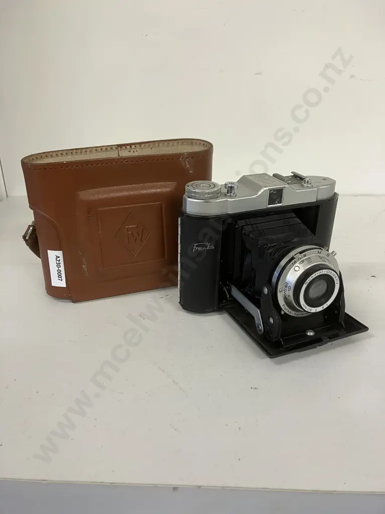 German Franka Solida Record Bellows Camera, Spezial - Objektiv 1:8 - 80 mm Lens & Case "Made In Germany US-Zone" 1940s Image 1++