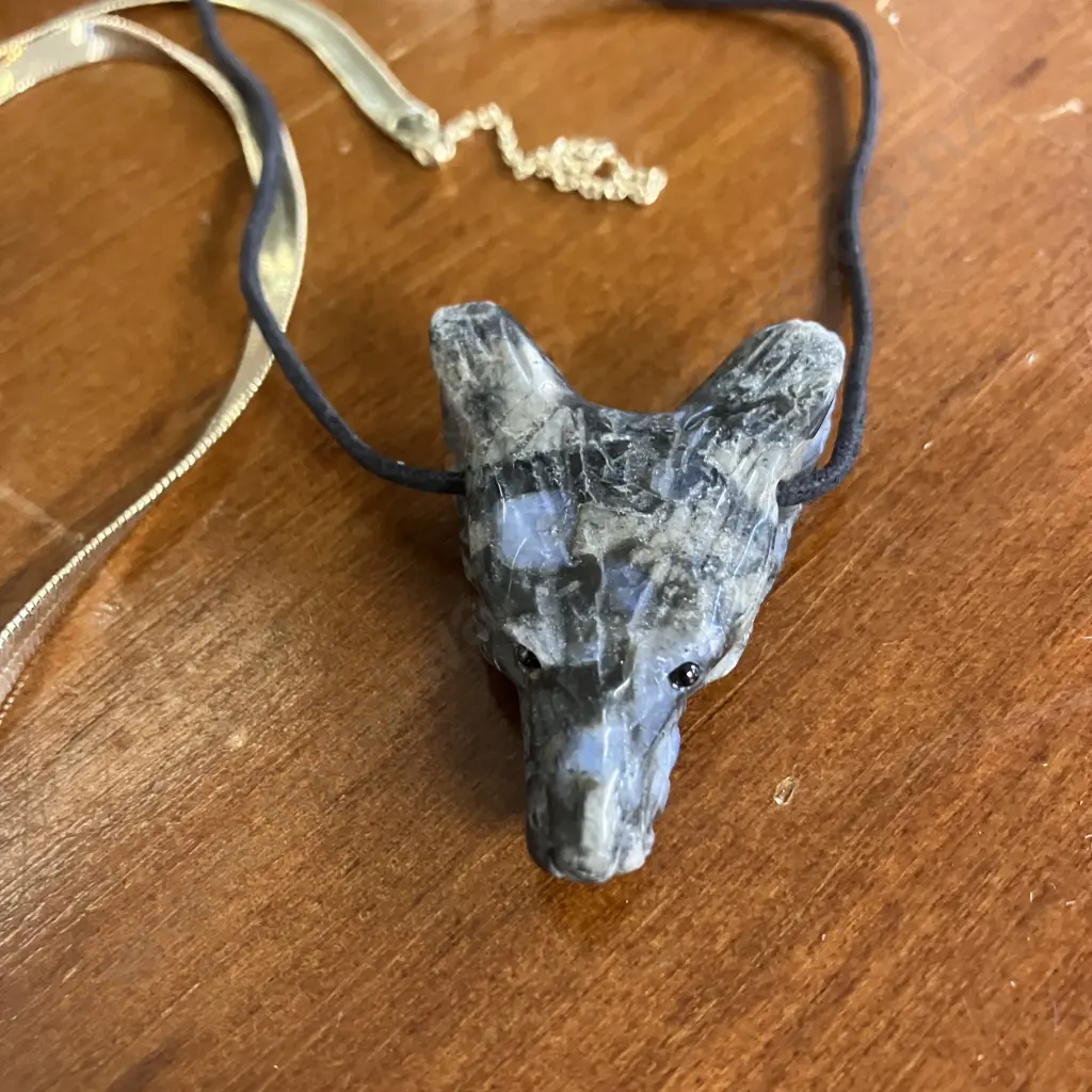 Stone Wolf Pendant Necklace, Silver Ring Stamped 925, Silver Colour Rings & Gold Colour Necklace Image 1++