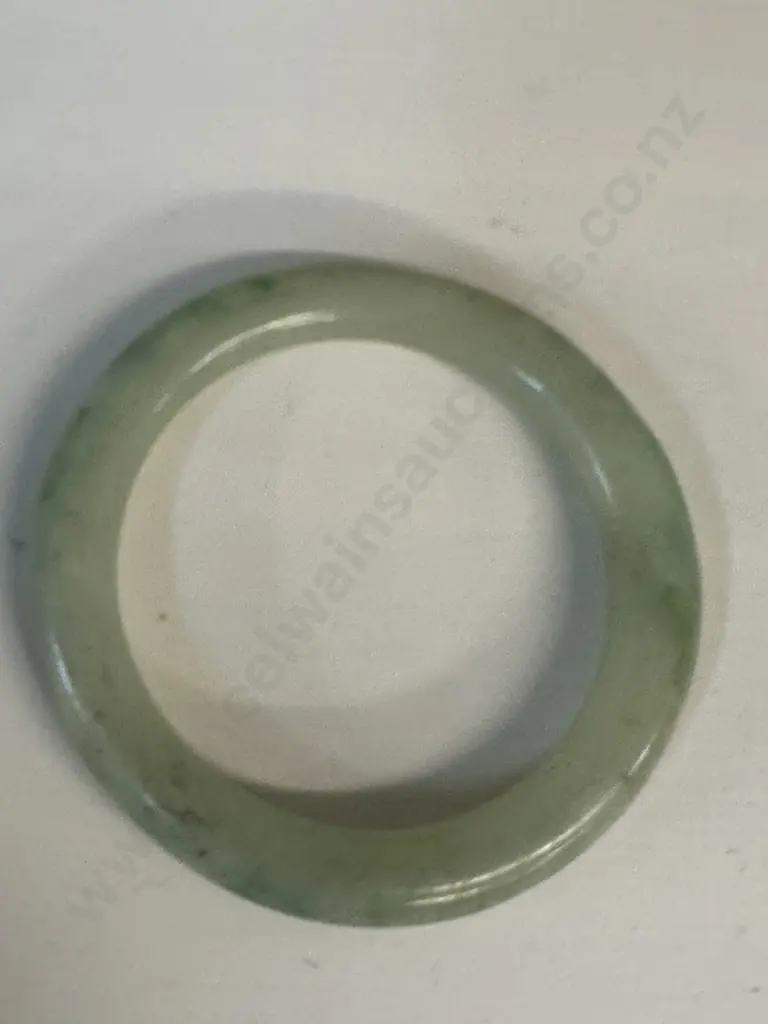 Green Bangle - perhaps Jade? Image 1++