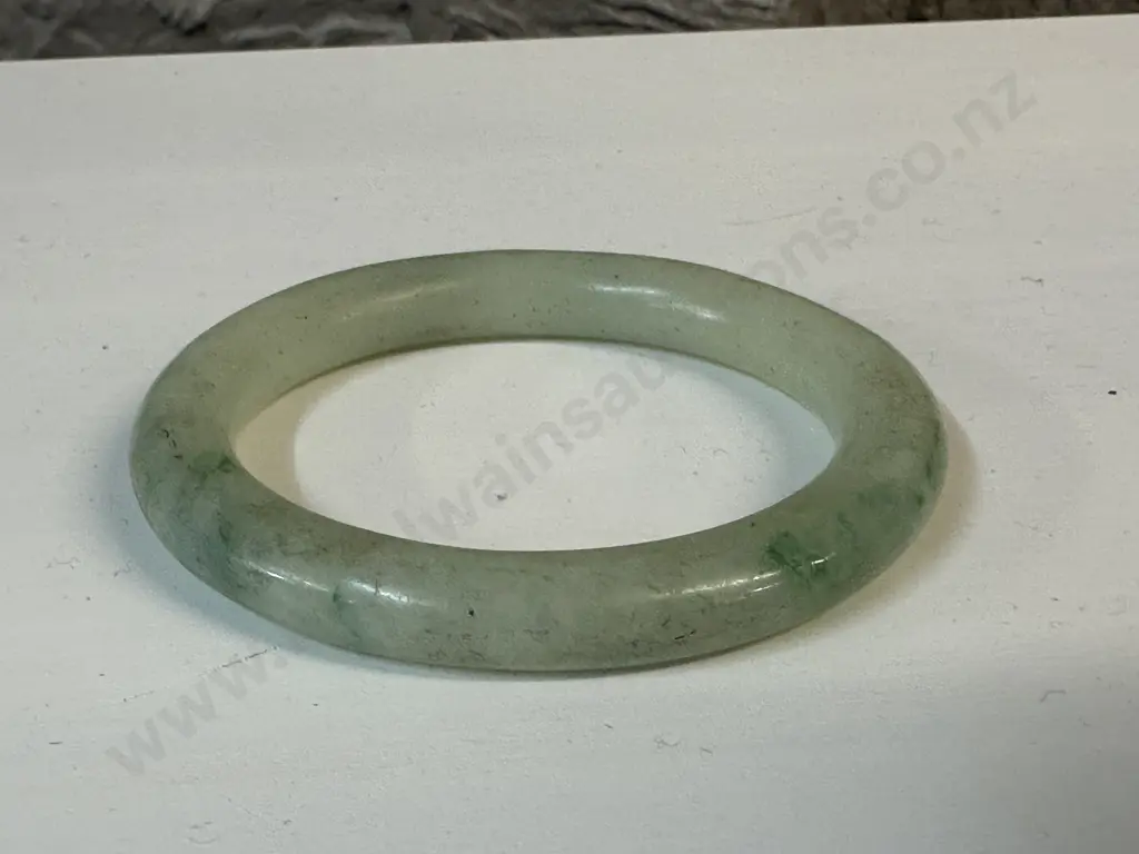 Green Bangle - perhaps Jade? Image 1++