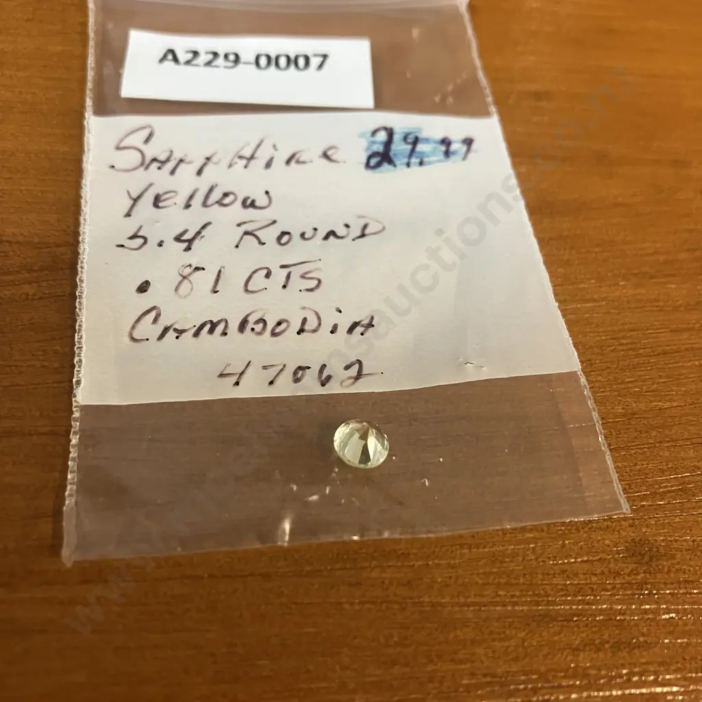 Yellow Sapphire 0.81 ctw Round 5.4mm Image 1++