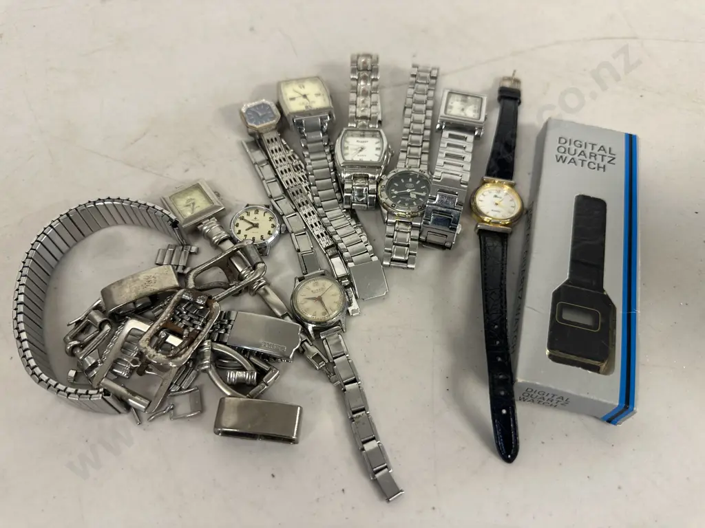 Selection Of Vintage Watches & Parts Image 1++