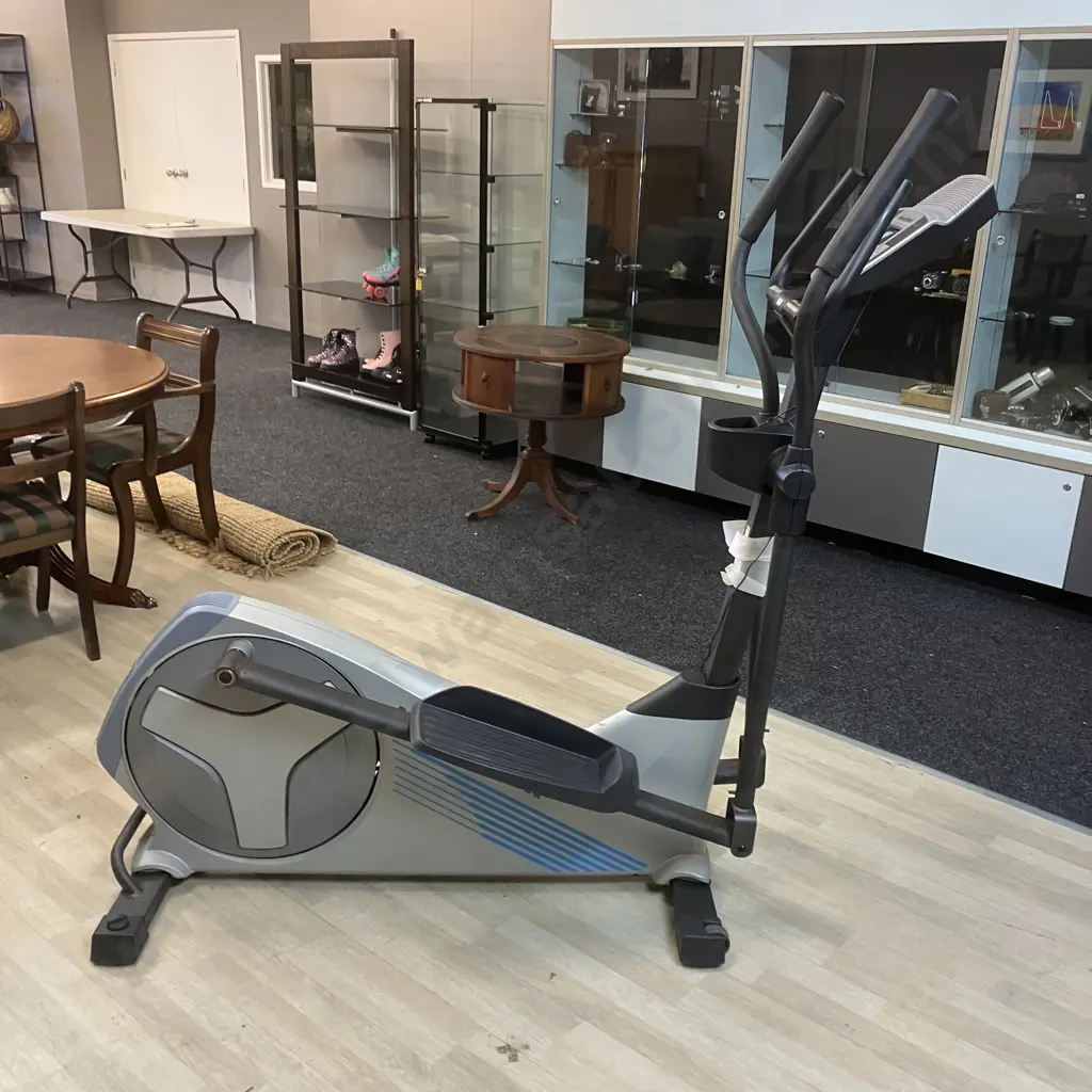 NordicTrack E4.0 Elliptical Crosstrainer Image 1++