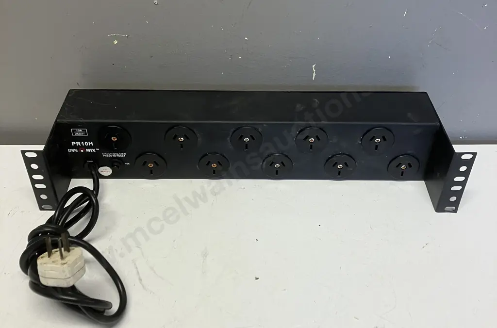 Dynamix PR10H 10 Outlet Horizontal Power Rail, Integrated 1.8m Power Cord, Black Image 1++