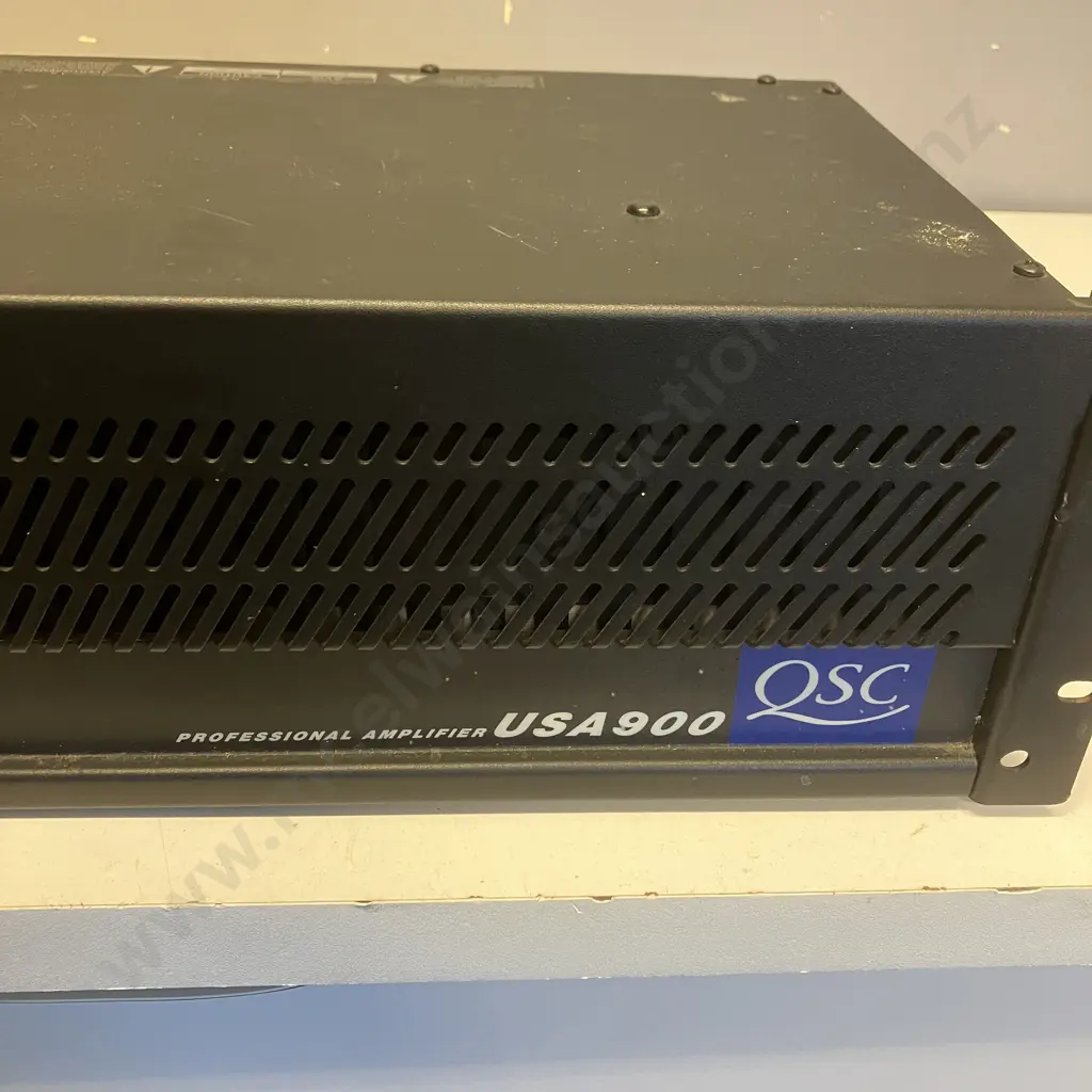 QSC USA 900 Professional Power Amplifier - 450W per Channel @ 4 Ohms Image 1++