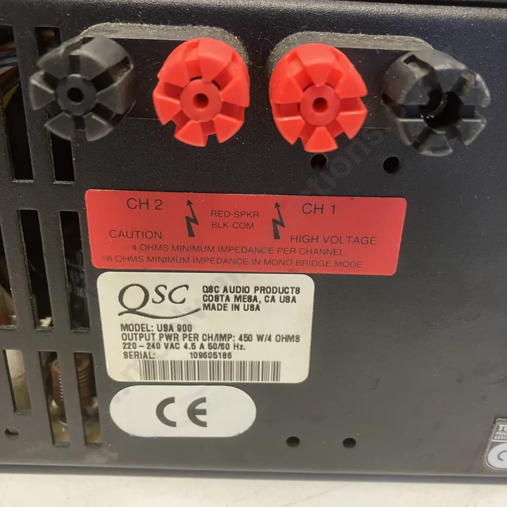 QSC USA 900 Professional Power Amplifier - 450W per Channel @ 4 Ohms Image 1++