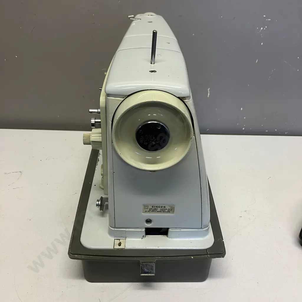 Singer Model 478 Sewing Machine Image 1++