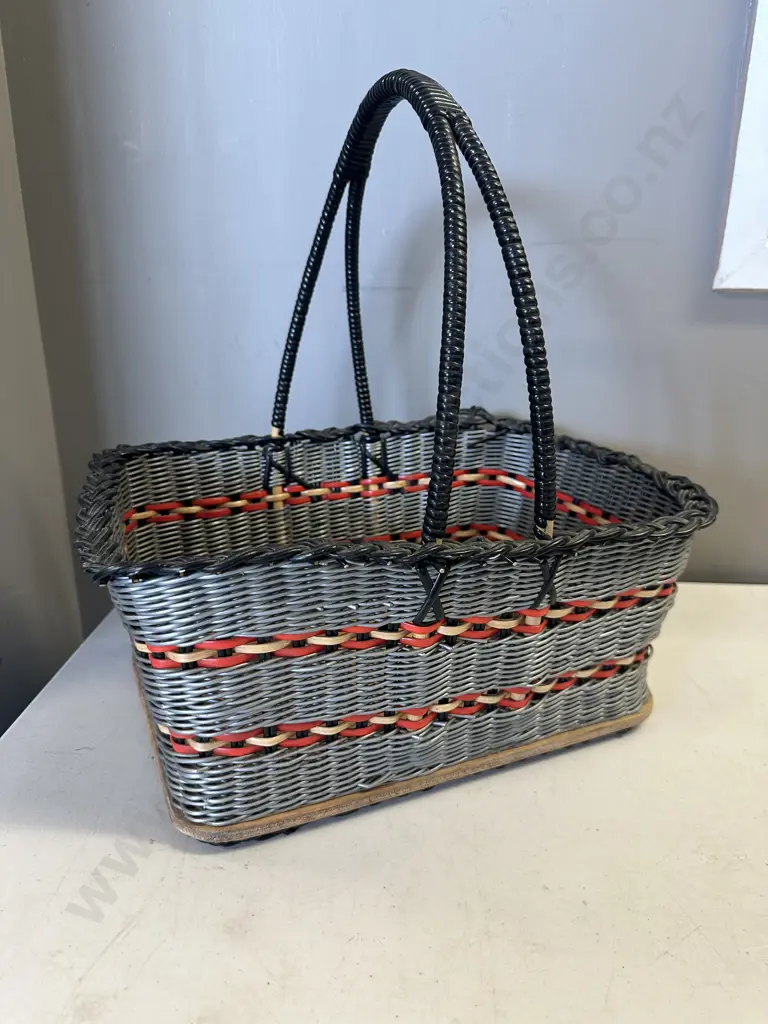 Retro Plastic Wicker Basket. H41 W39 D31cm Image 1++