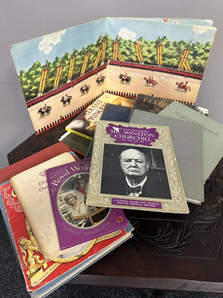 Large Selection Of Souvenir Books Including Royal Etc Image 1++