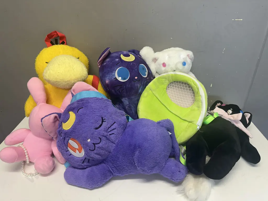 Selection of Soft Toys Including Back Packs Etc Image 1++