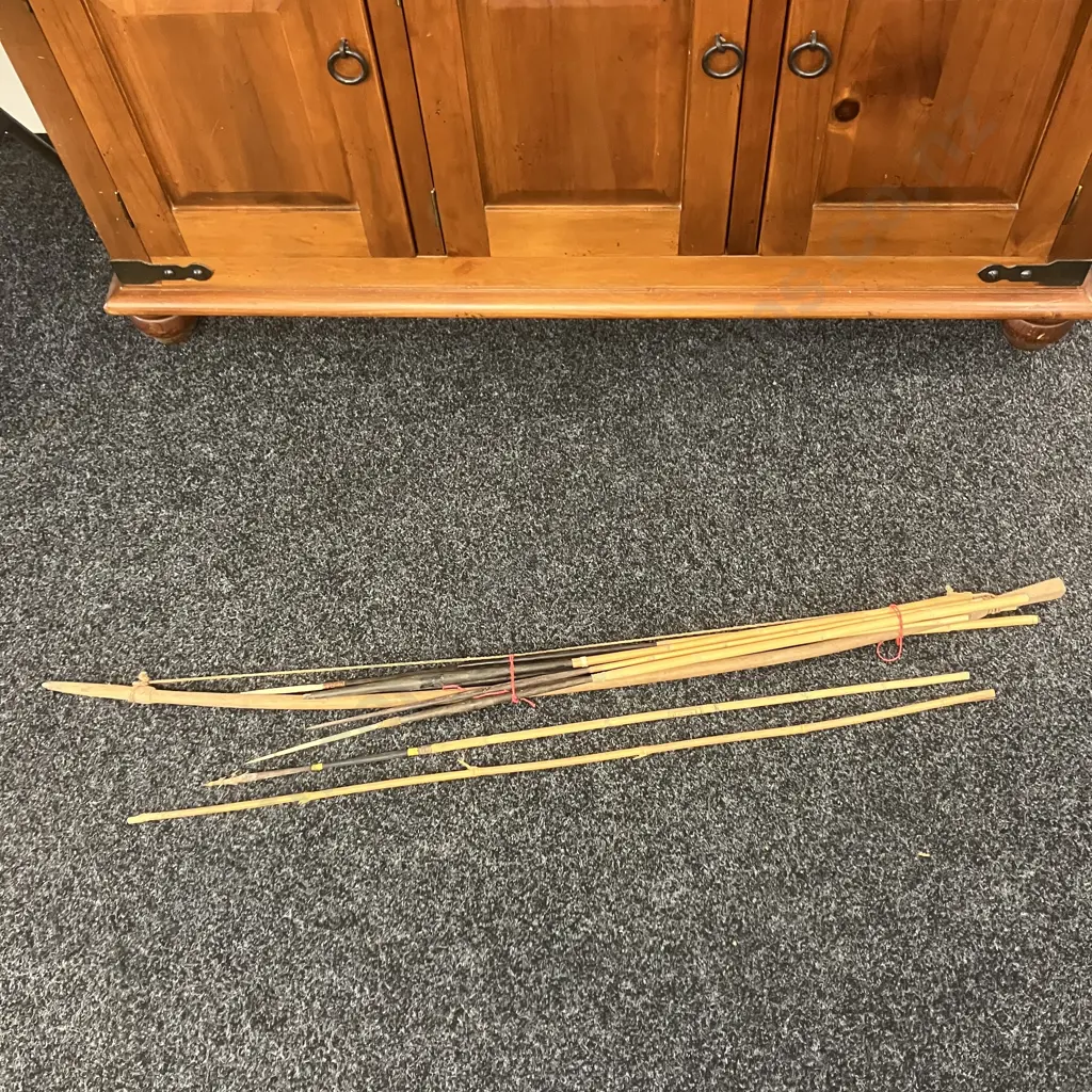 Vintage Wood Bow, Assorted Arrows Image 1++