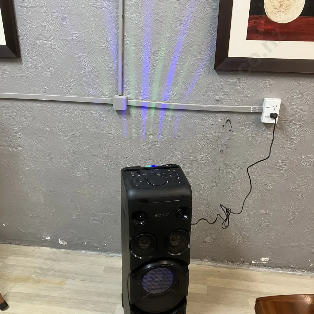 Sony MHC-44D Personal Portable Party System / High Power Home Audio System with BLUETOOTH Image 1++