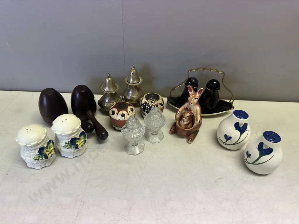 Salt & Pepper Shakers Collection Image 1++