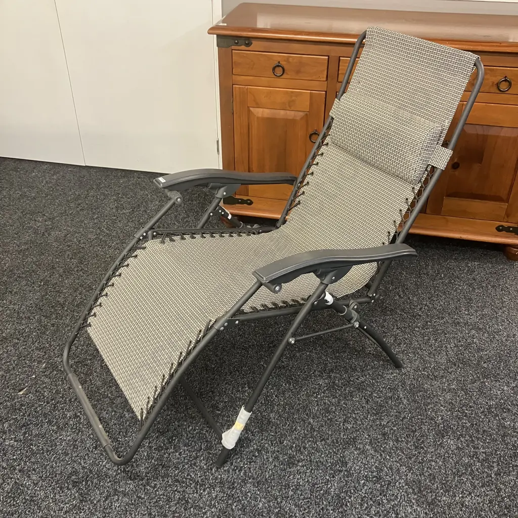 Outdoor Creations Daydream Zero Gravity Folding Outdoor Chair / Sun Lounger Image 1++