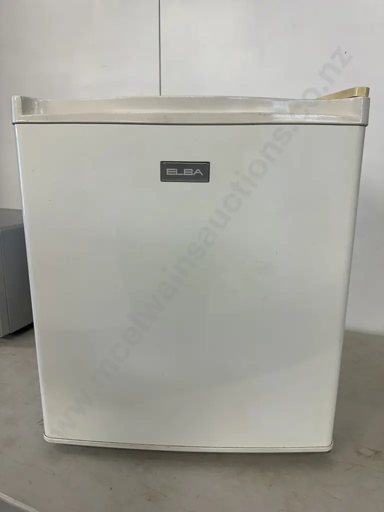 Fisher & Paykel Elba Bar Fridge - 42 Litre Image 1++