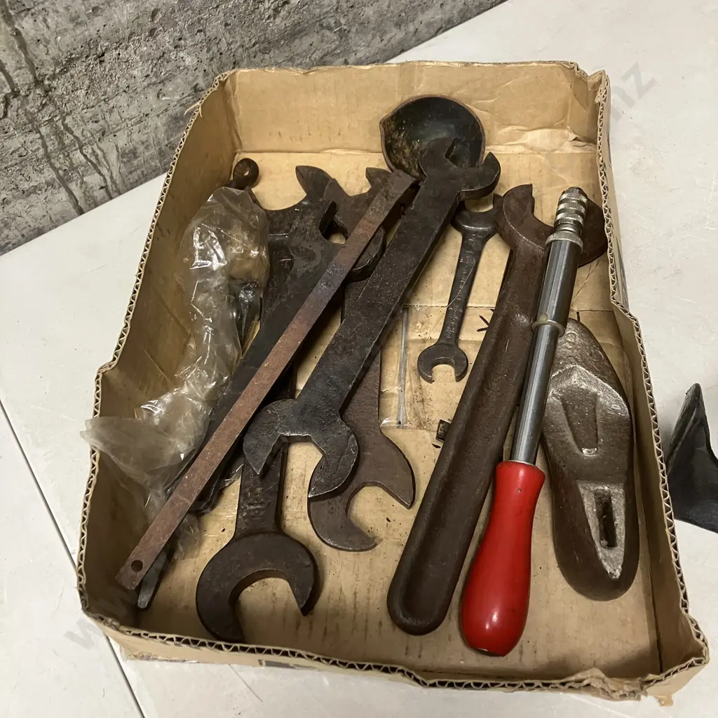 Box Lot Assorted Vintage Tools, Shoe Last Etc Image 1++