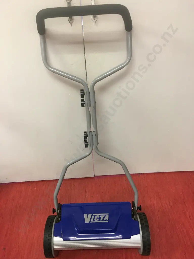 Victa Hand Push Reel Mower With Manual 16" 5-Blade Razor Cut Image 1++