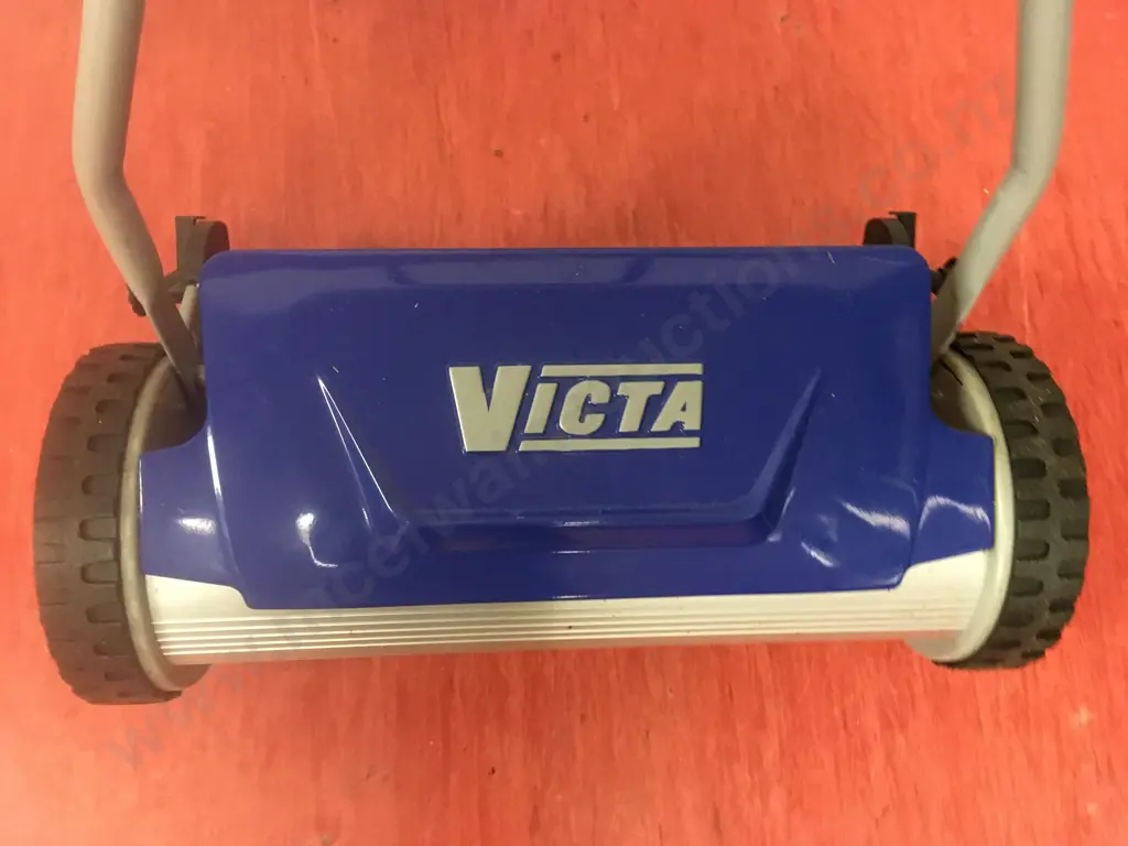 Victa Hand Push Reel Mower With Manual 16" 5-Blade Razor Cut Image 1++