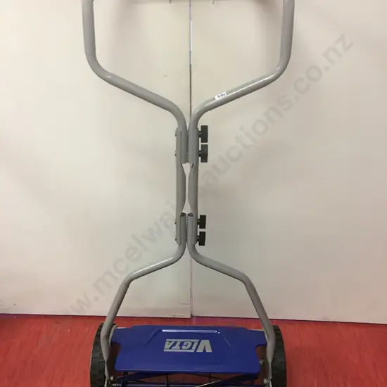 Victa Hand Push Reel Mower With Manual 16" 5-Blade Razor Cut