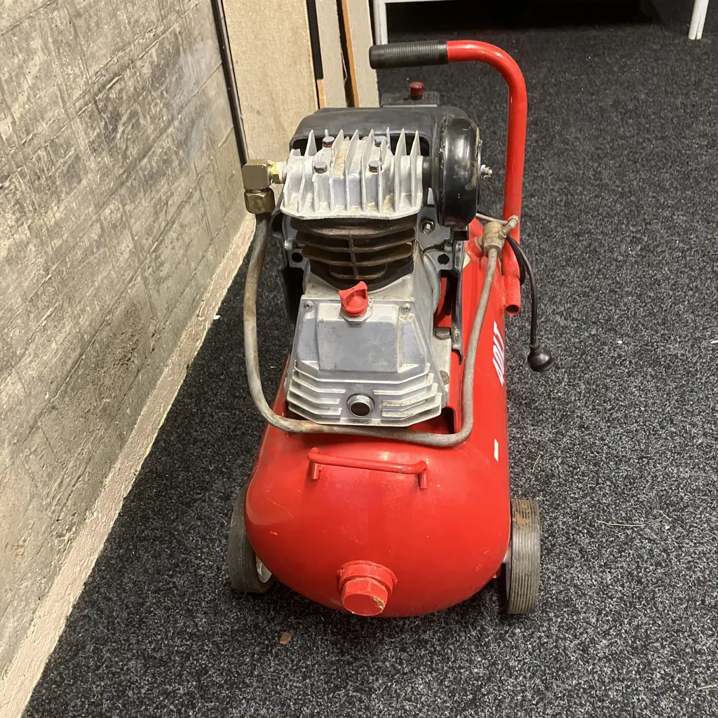 Spitfire 40Lt Air Compressor - Model XTD2540SF, 2.5Hp, 110Cfm Image 1++