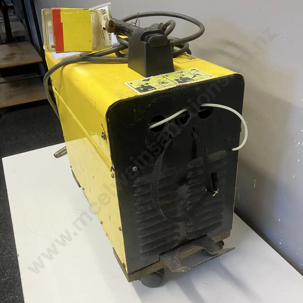 Ryobi Mig Welder - Model DECASTER 135E Image 1++