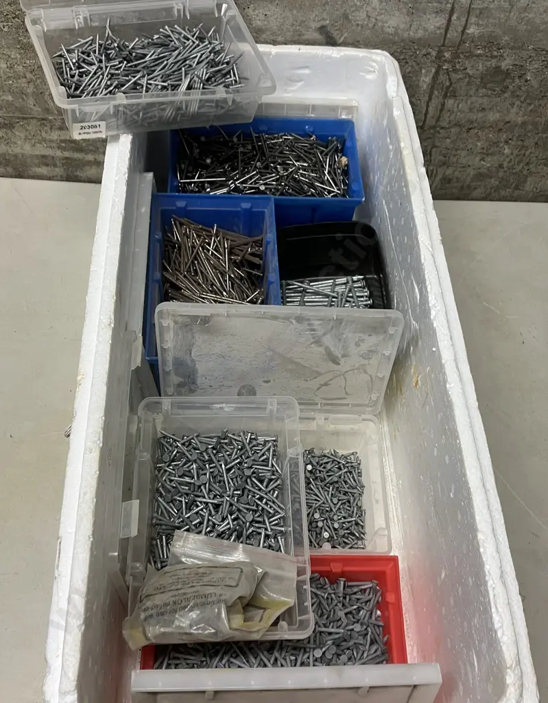 Box Lot Assorted Nails In Containers Image 1++