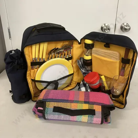 Navy Blue 4 Person Picnic Backpack