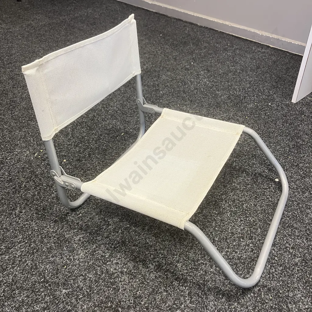 Pair of Freedom Furniture Folding Beach Chairs, Cantilever Lamp (Missing Clamp), Small Ceramic Gnowm Image 1++