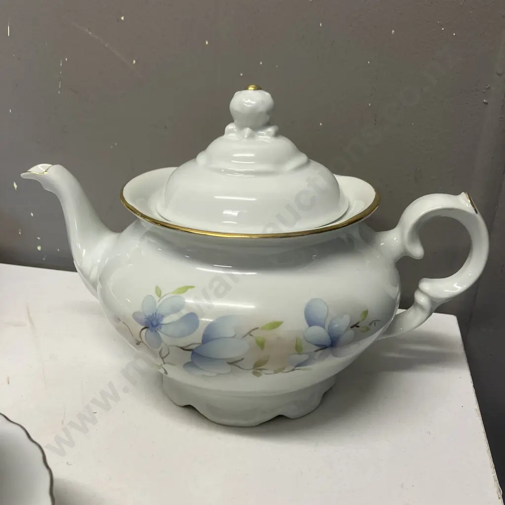 33 Piece Chinese Dinnerware With a Lord NZ Teapot Image 1++